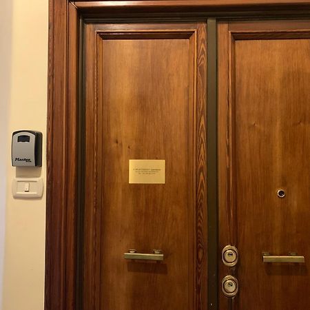 Apartmán Caracciolo33 Řím Exteriér fotografie