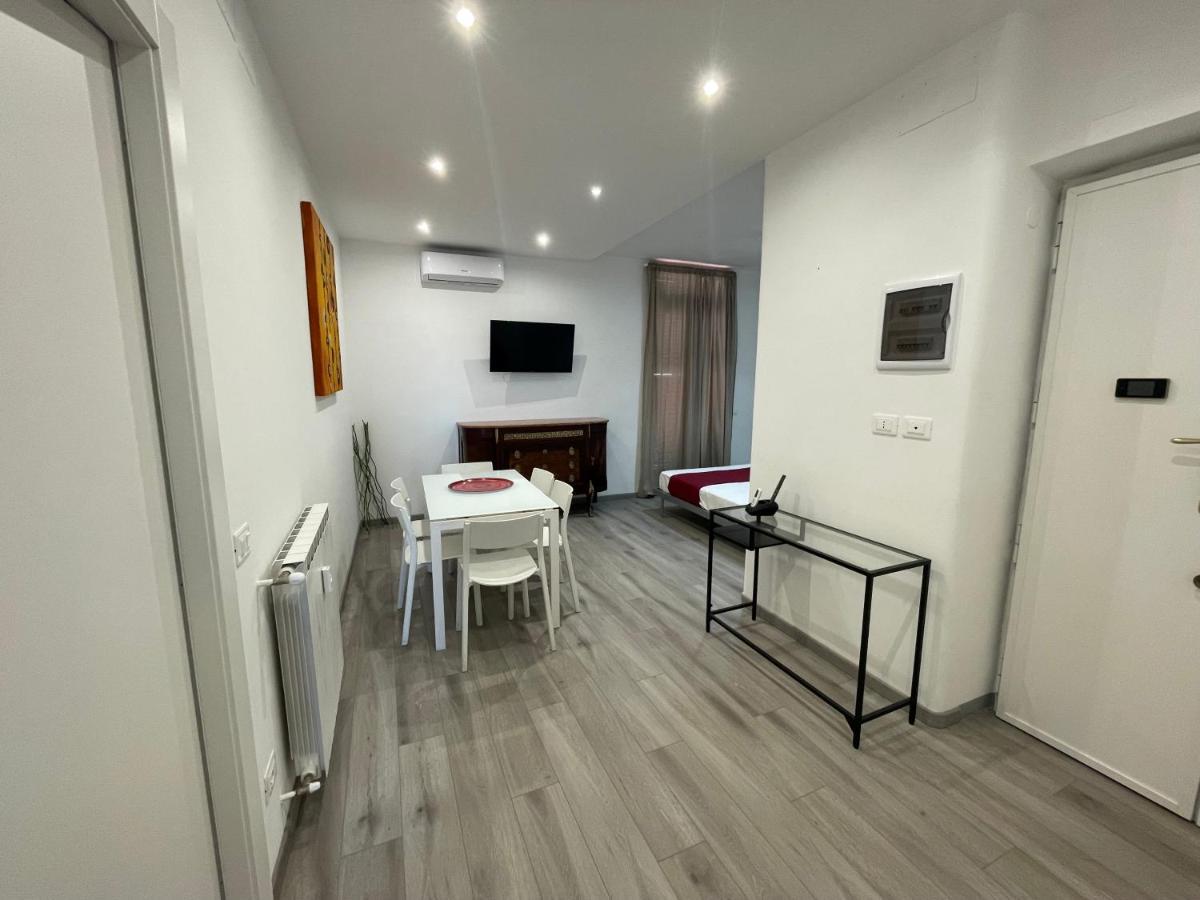 Apartmán Caracciolo33 Řím Exteriér fotografie