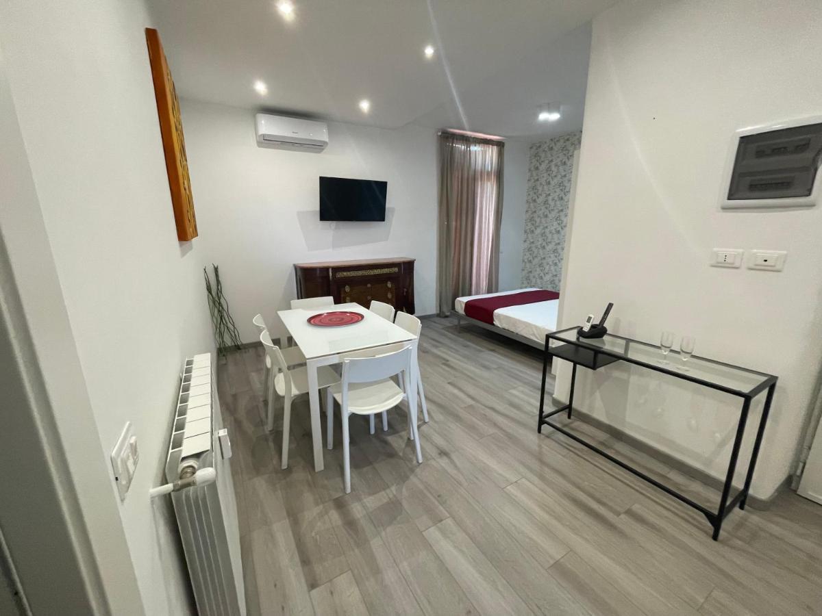 Apartmán Caracciolo33 Řím Exteriér fotografie