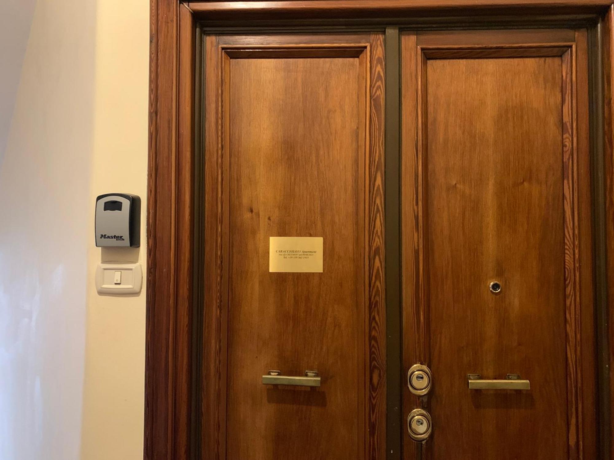 Apartmán Caracciolo33 Řím Exteriér fotografie