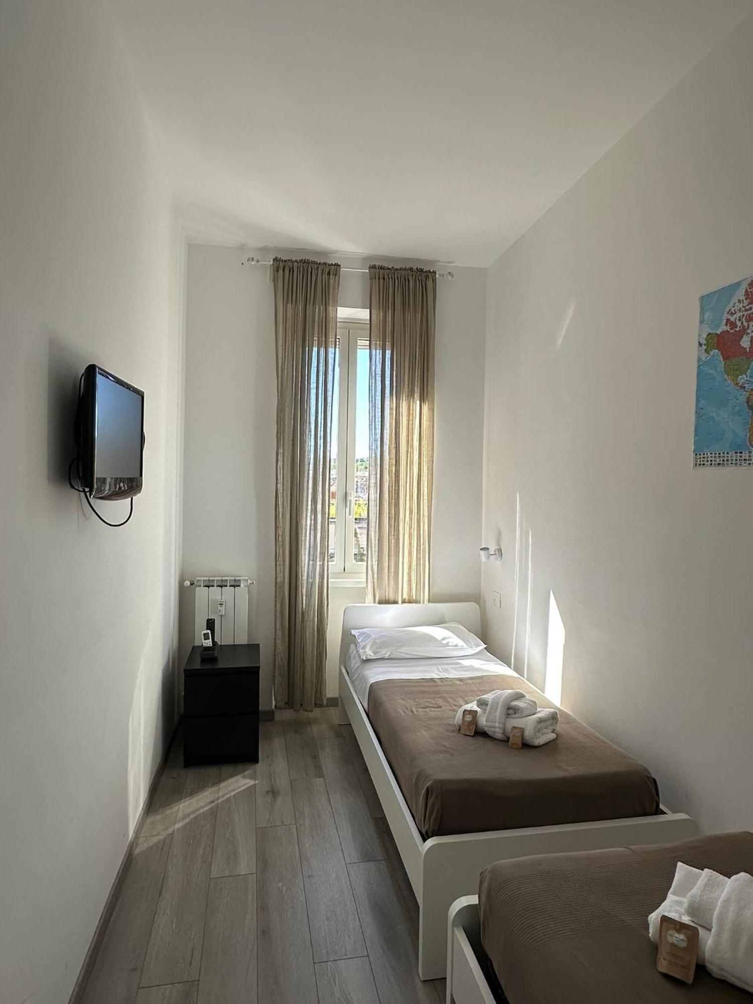 Apartmán Caracciolo33 Řím Exteriér fotografie